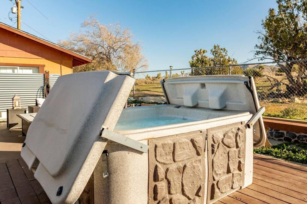 Jt'S Star Catcher Cabin - Hot Tub Yucca Valley Exteriér fotografie